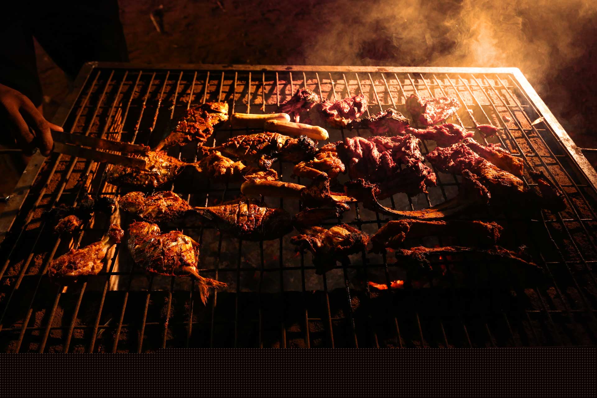 outdoor food at night parisons plantation experiences